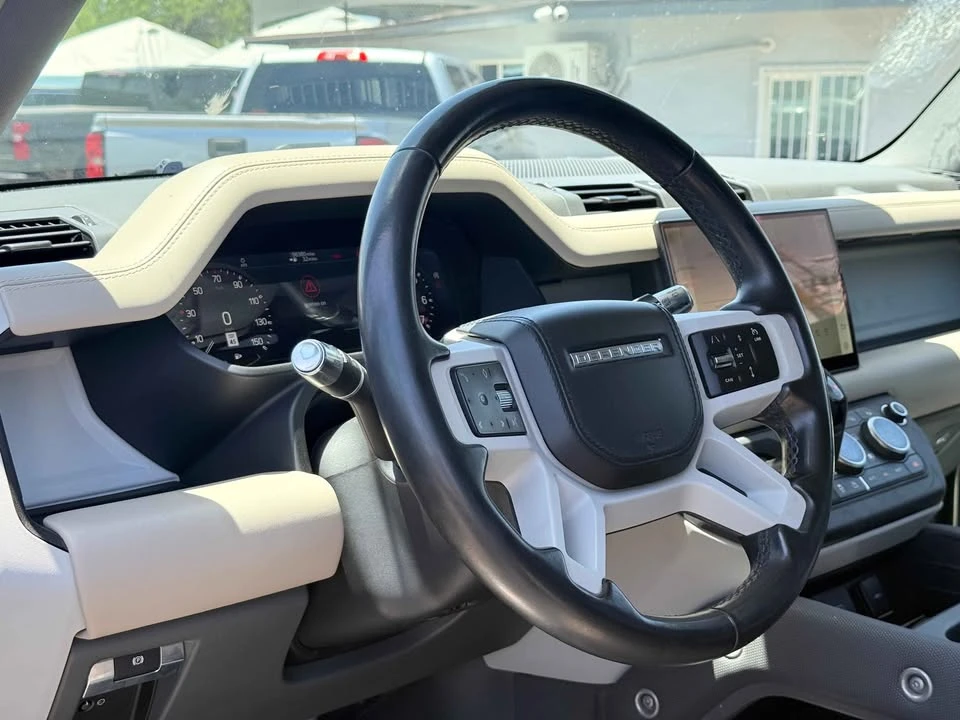 2022 Land Rover Defender V8 - Image 7 of 9