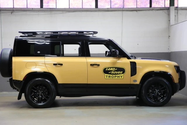 2022 Land Rover Defender - Image 4 of 24
