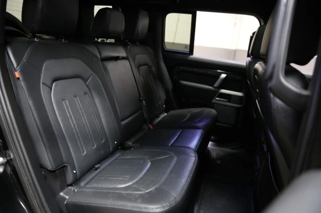 2022 Land Rover Defender - Image 11 of 24
