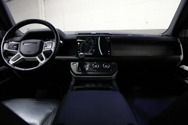 2022 Land Rover Defender - Image 9 of 24