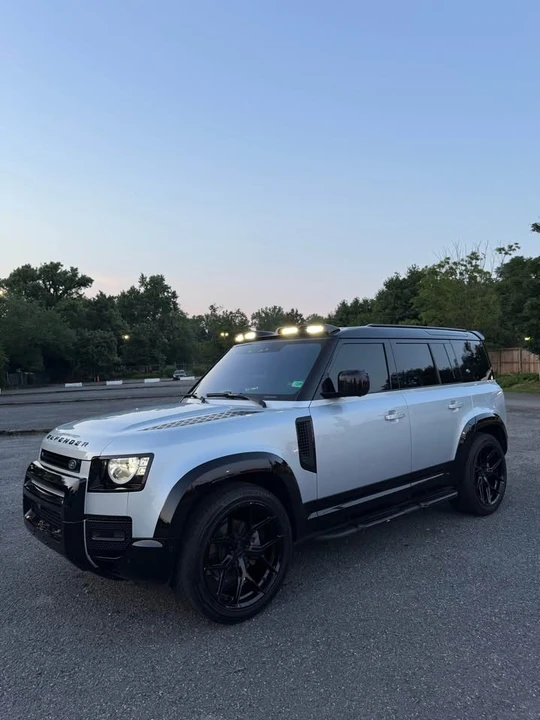 2022 Land Rover Defender L663 - Image 4 of 10