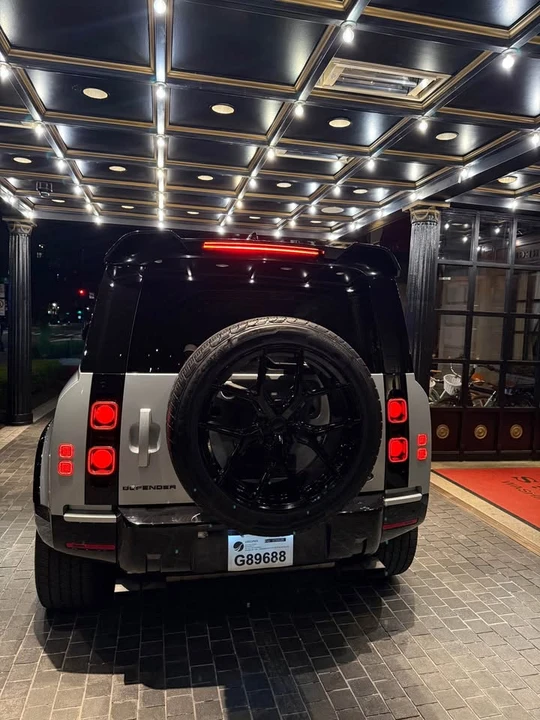 2022 Land Rover Defender L663 - Image 9 of 10