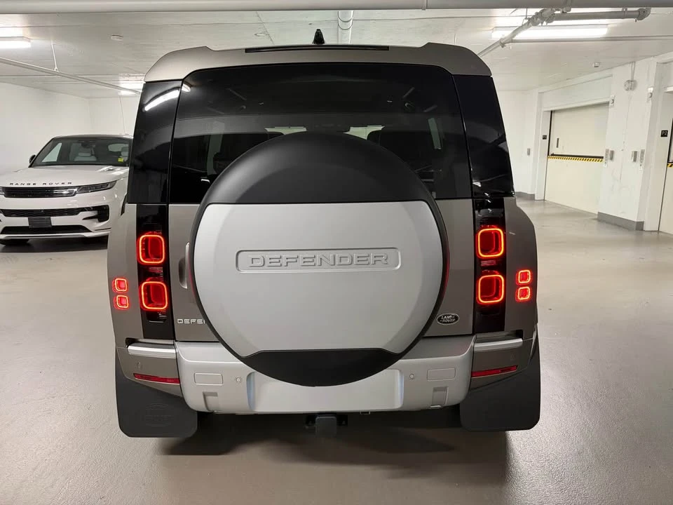 2022 Land Rover Defender L663 - Image 11 of 20