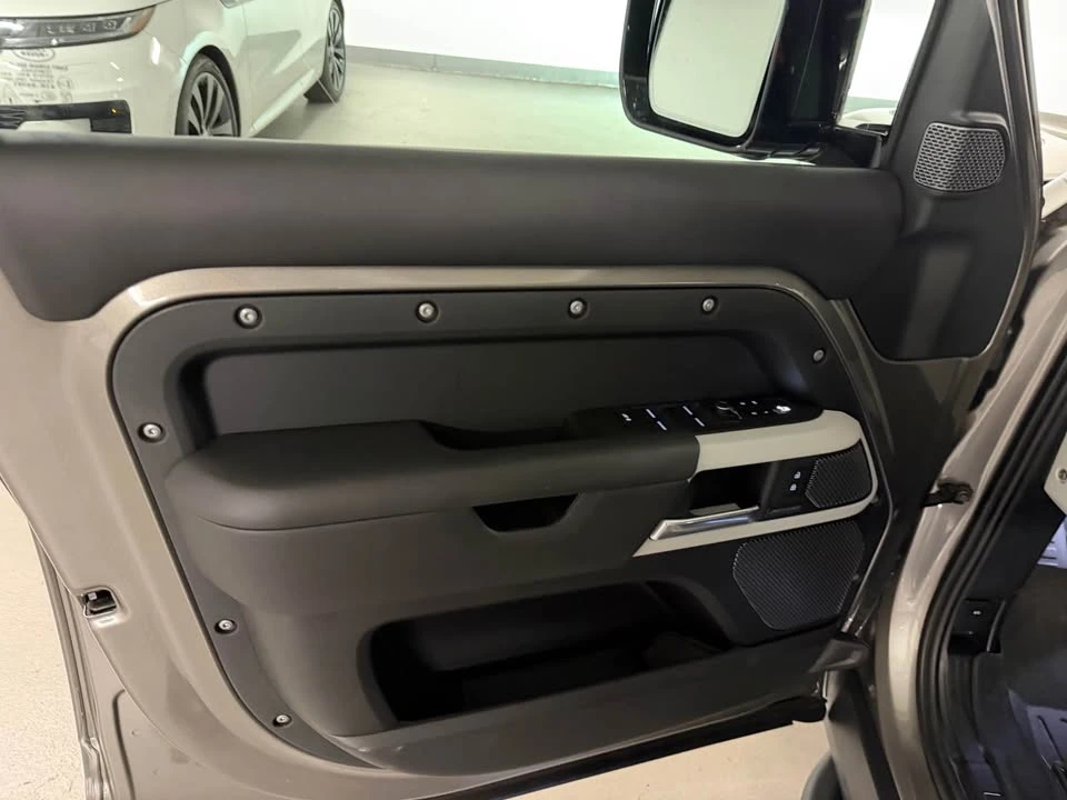 2022 Land Rover Defender L663 - Image 13 of 20