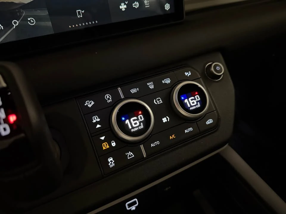 2022 Land Rover Defender L663 - Image 16 of 17
