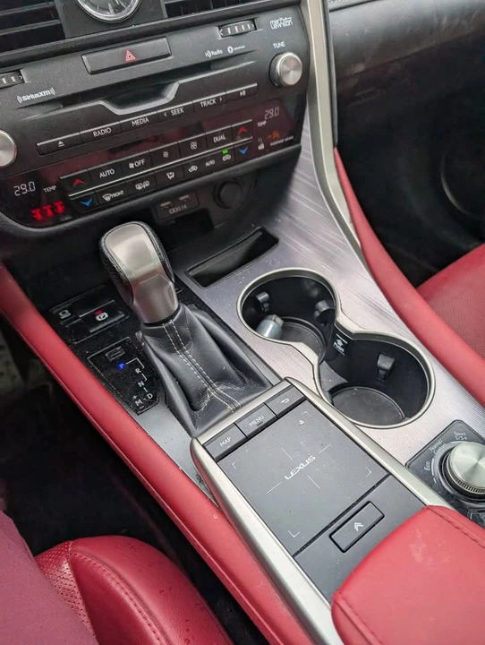 2022 Lexus RX 4th Gen - Image 15 of 17