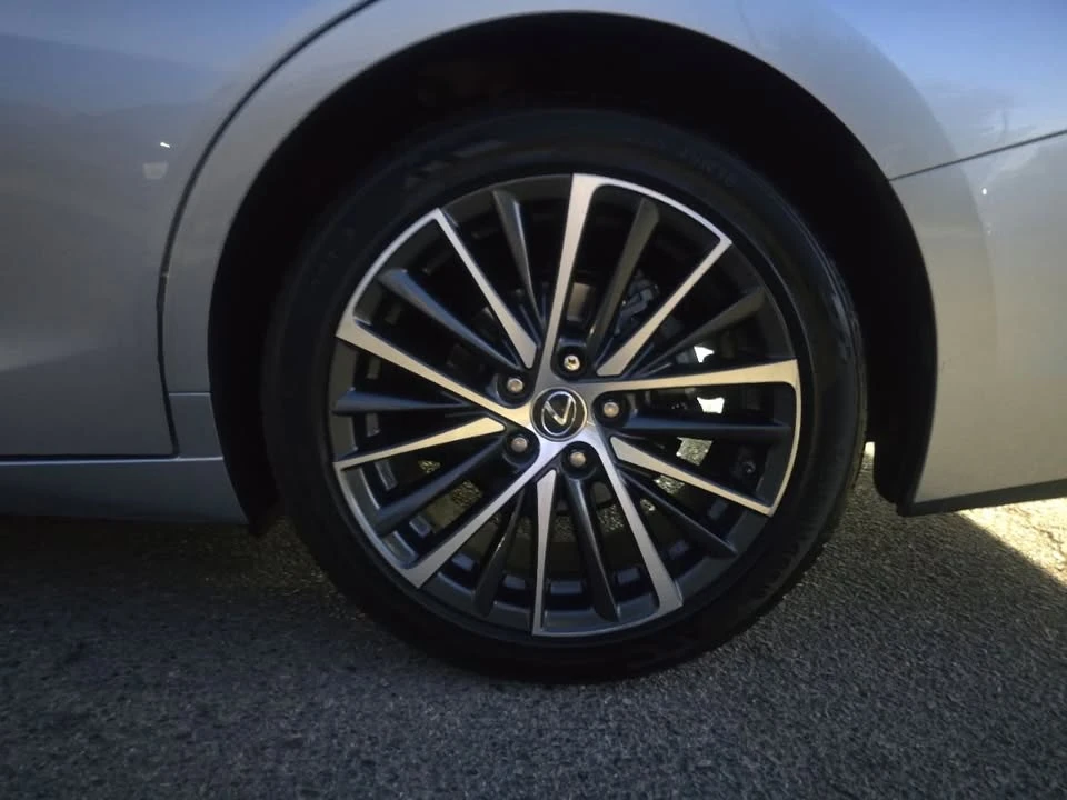 2022 Lexus ES 7th Gen - Image 2 of 20