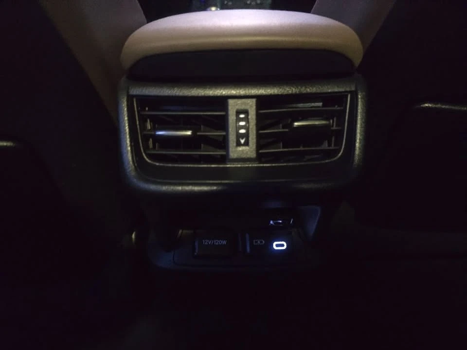 2022 Lexus ES 7th Gen - Image 13 of 20