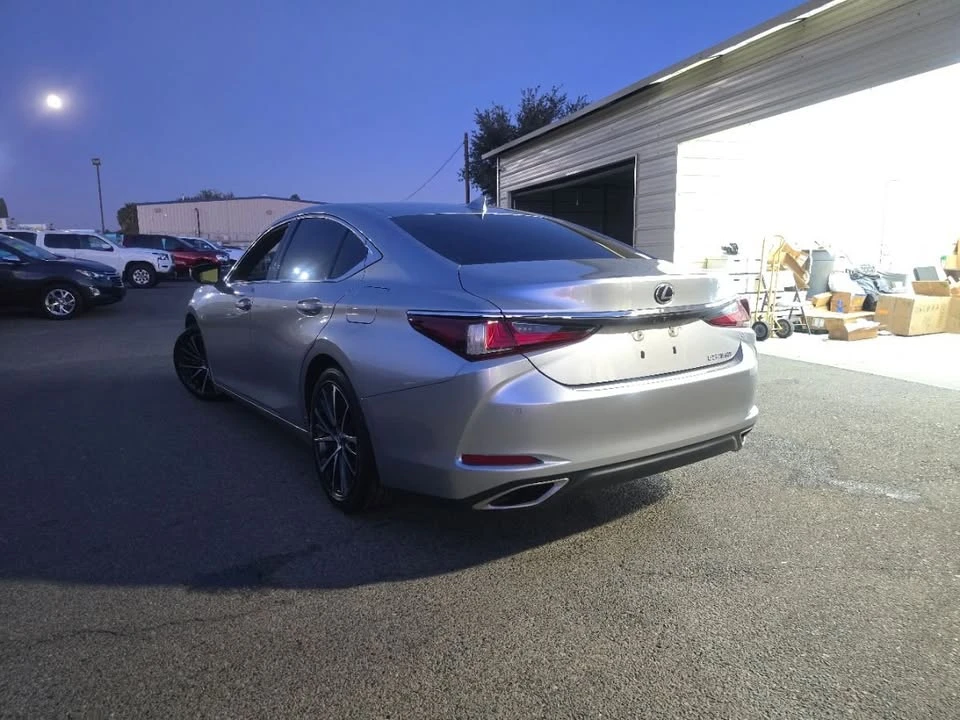 2022 Lexus ES 7th Gen - Image 12 of 20