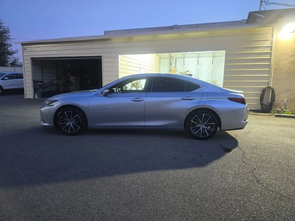 2022 Lexus ES 7th Gen - Image 15 of 20
