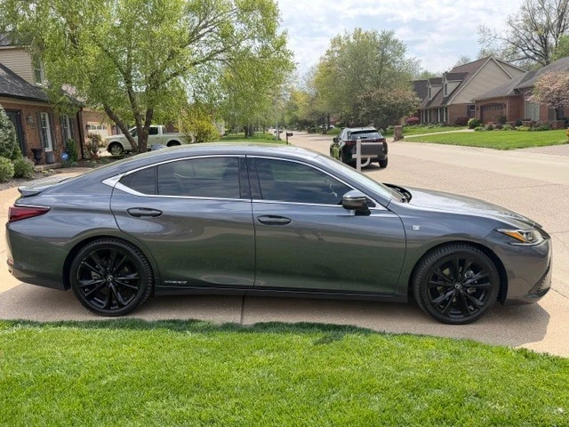 2022 Lexus ES 7th Gen - Image 3 of 7