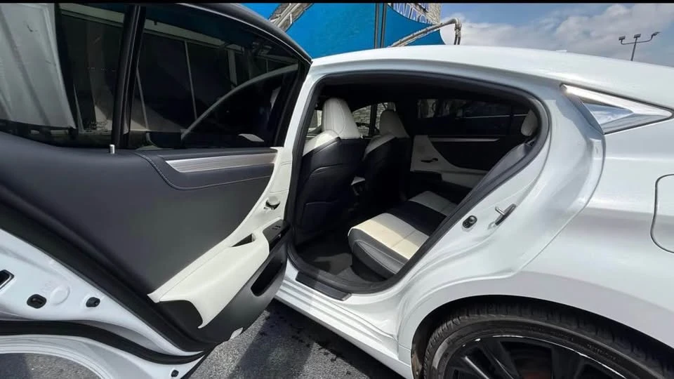 2022 Lexus ES 7th Gen - Image 8 of 8