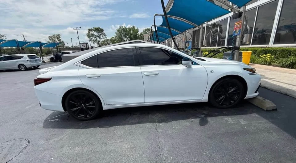 2022 Lexus ES 7th Gen - Image 2 of 8