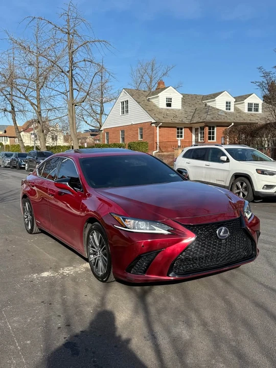 2022 Lexus ES 7th Gen - Image 2 of 12