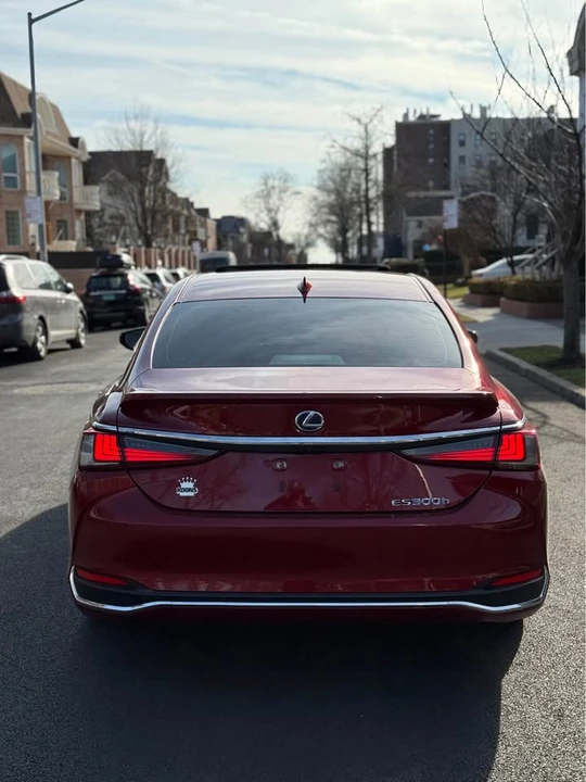 2022 Lexus ES 7th Gen - Image 4 of 12