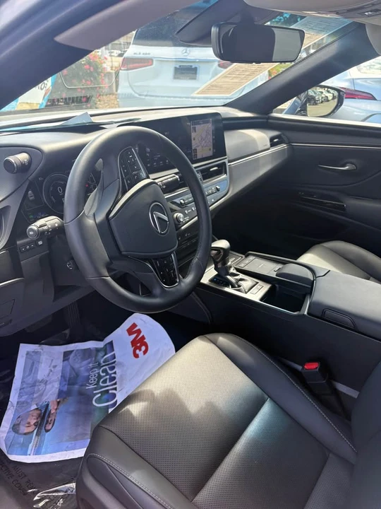2022 Lexus ES 7th Gen - Image 6 of 13