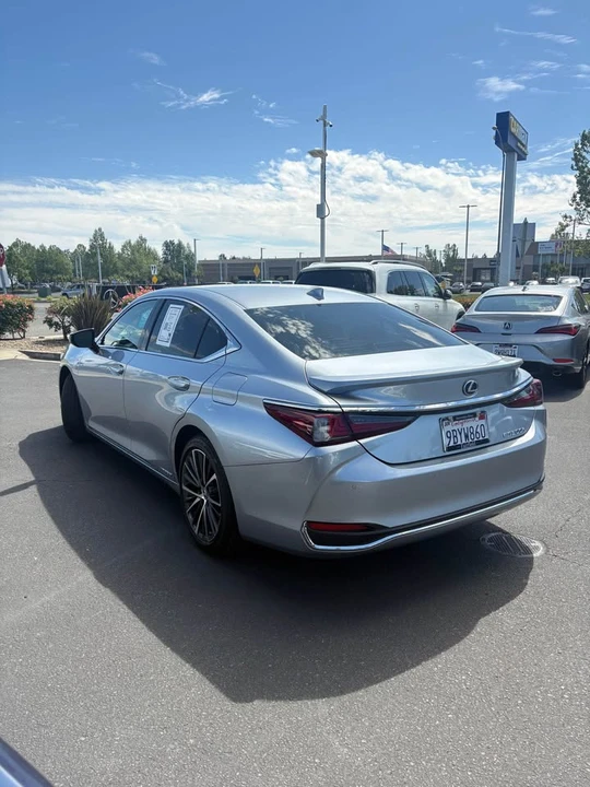 2022 Lexus ES 7th Gen - Image 5 of 13