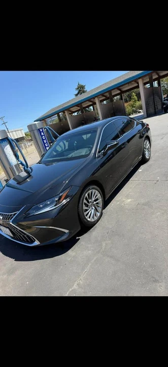 2022 Lexus ES 7th Gen - Image 2 of 5