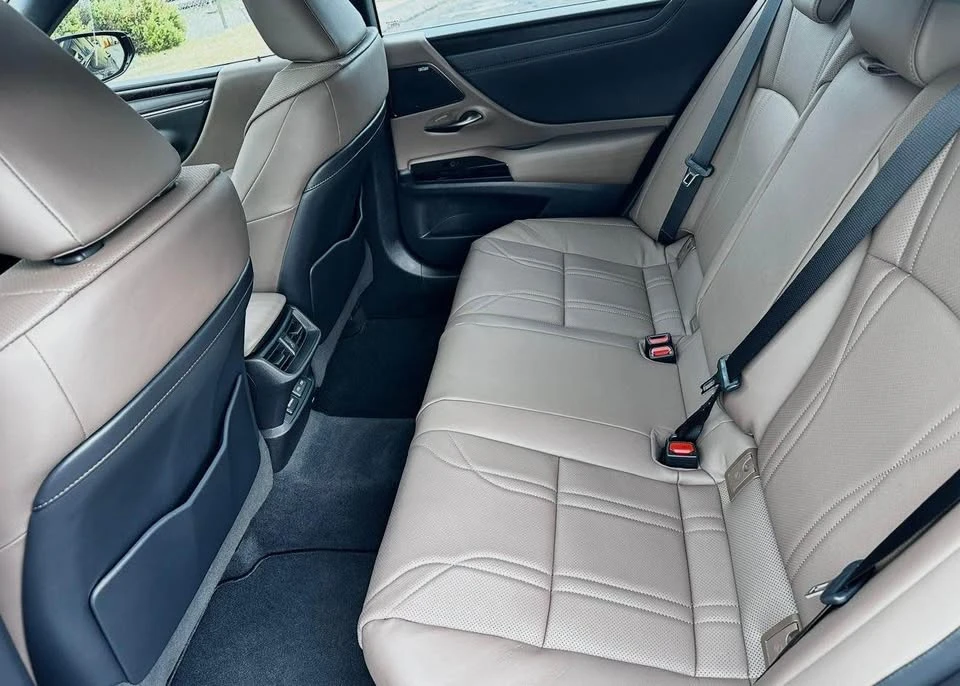2022 Lexus ES 7th Gen - Image 5 of 5