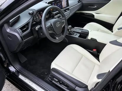 2022 Lexus ES 7th Gen - Image 15 of 20