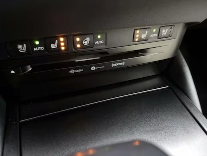 2022 Lexus ES 7th Gen - Image 14 of 20