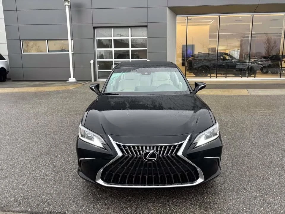 2022 Lexus ES 7th Gen - Image 2 of 20
