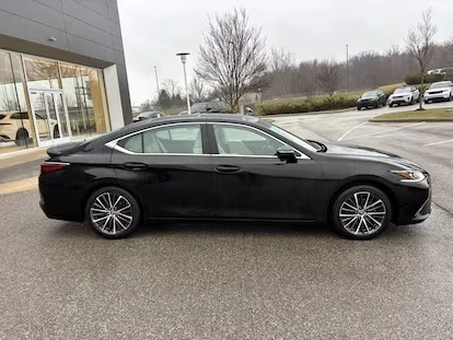2022 Lexus ES 7th Gen - Image 8 of 20