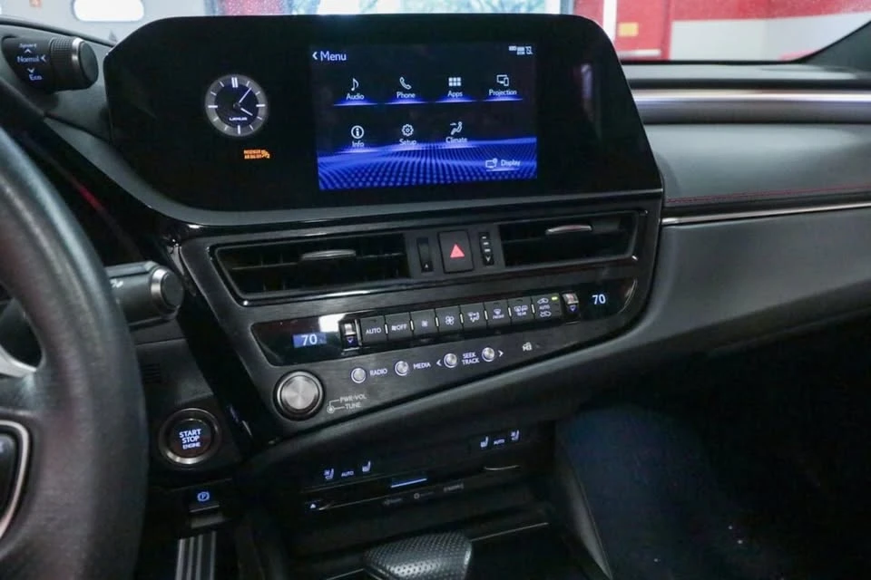 2022 Lexus ES 7th Gen - Image 6 of 15