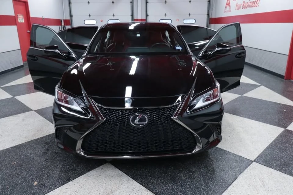 2022 Lexus ES 7th Gen - Image 14 of 15