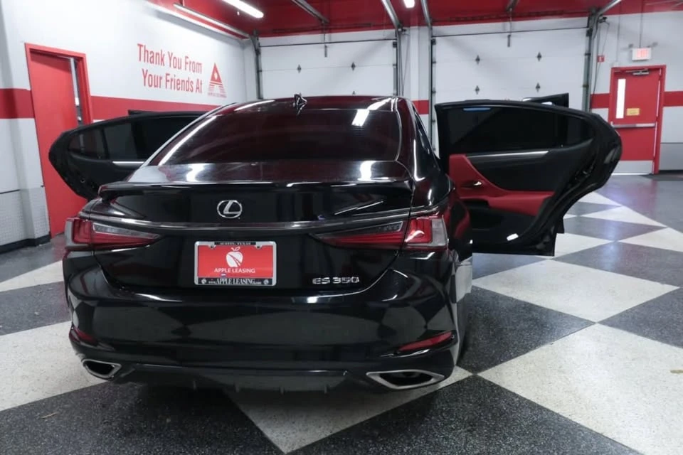 2022 Lexus ES 7th Gen - Image 15 of 15
