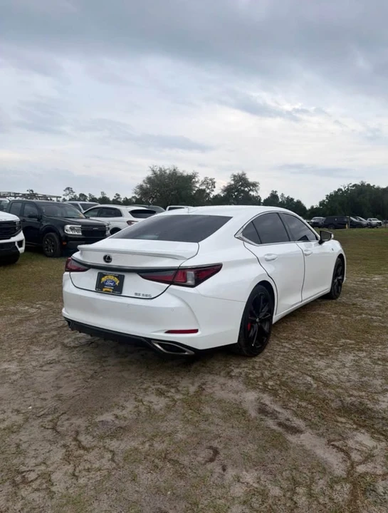 2022 Lexus ES 7th Gen - Image 5 of 12
