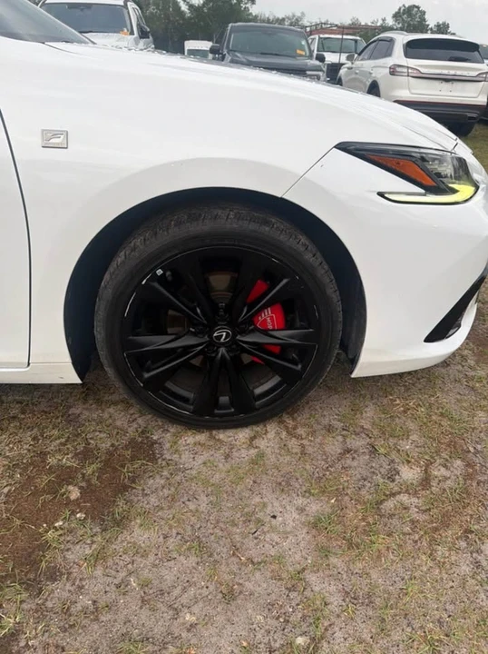 2022 Lexus ES 7th Gen - Image 4 of 12