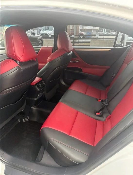 2022 Lexus ES 7th Gen - Image 7 of 12