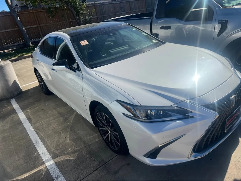 2022 Lexus ES 7th Gen - Image 2 of 2