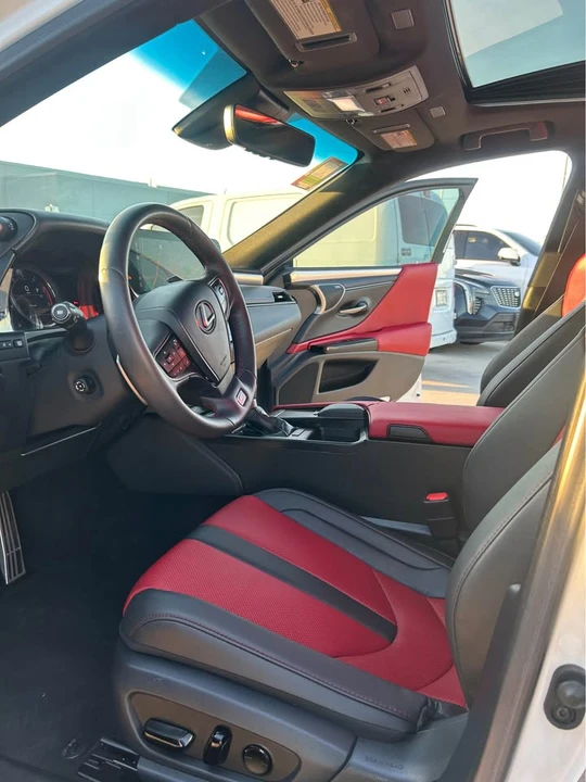 2022 Lexus ES 7th Gen - Image 4 of 9