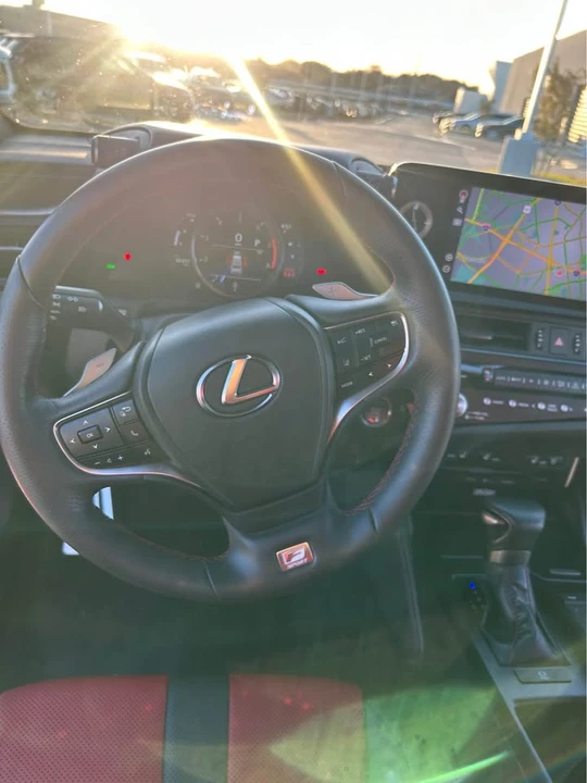 2022 Lexus ES 7th Gen - Image 7 of 9