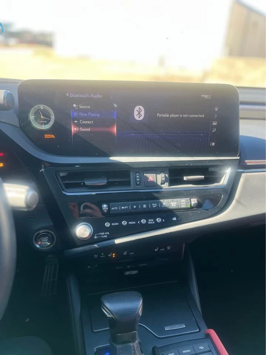 2022 Lexus ES 7th Gen - Image 9 of 11