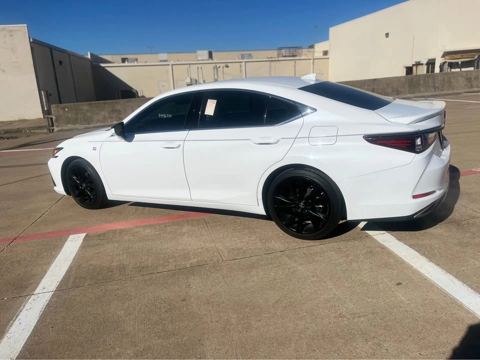 2022 Lexus ES 7th Gen - Image 5 of 11