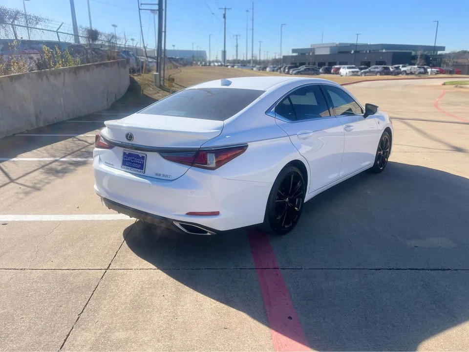 2022 Lexus ES 7th Gen - Image 6 of 11