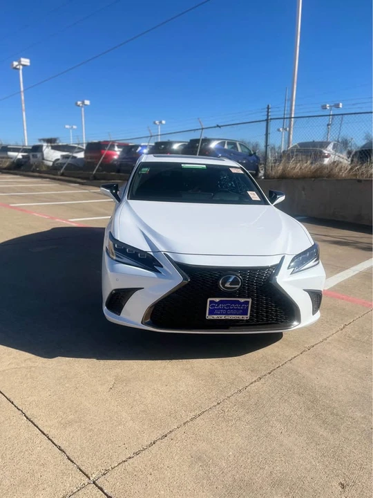2022 Lexus ES 7th Gen - Image 2 of 11