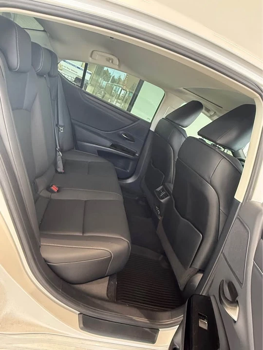 2022 Lexus ES 7th Gen - Image 6 of 11