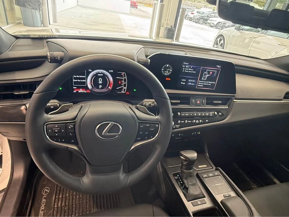 2022 Lexus ES 7th Gen - Image 9 of 11
