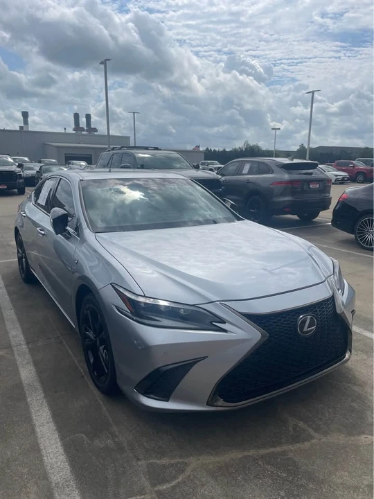 2022 Lexus ES 7th Gen - Image 2 of 5