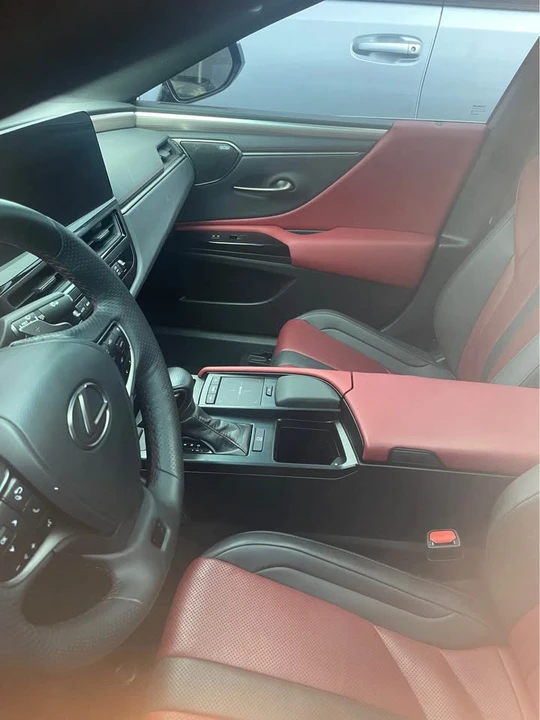 2022 Lexus ES 7th Gen - Image 5 of 5