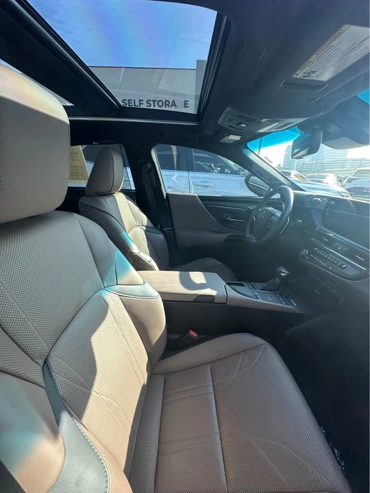 2022 Lexus ES 7th Gen - Image 6 of 9