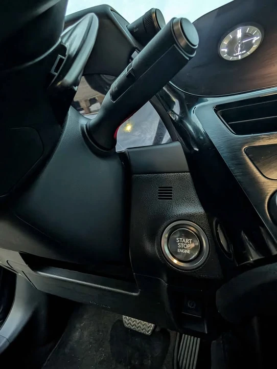 2022 Lexus ES 7th Gen - Image 8 of 18