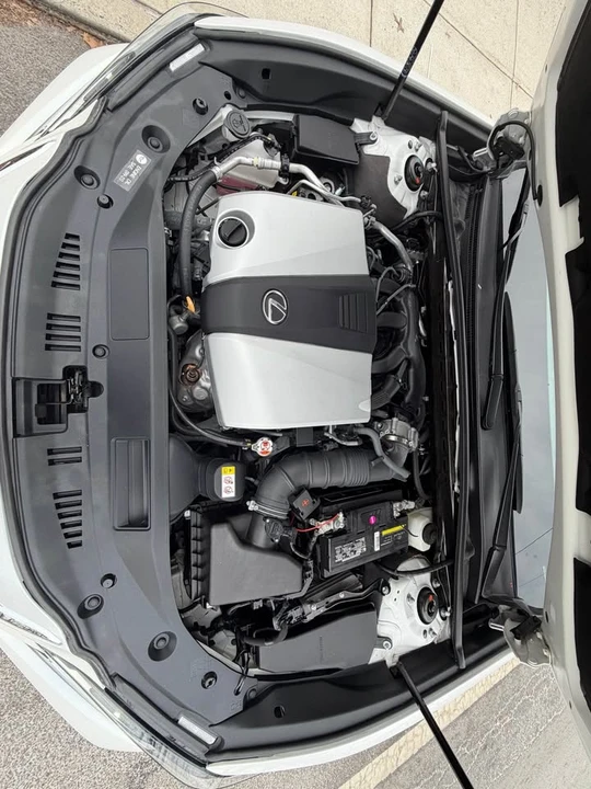 2022 Lexus ES 7th Gen - Image 13 of 15