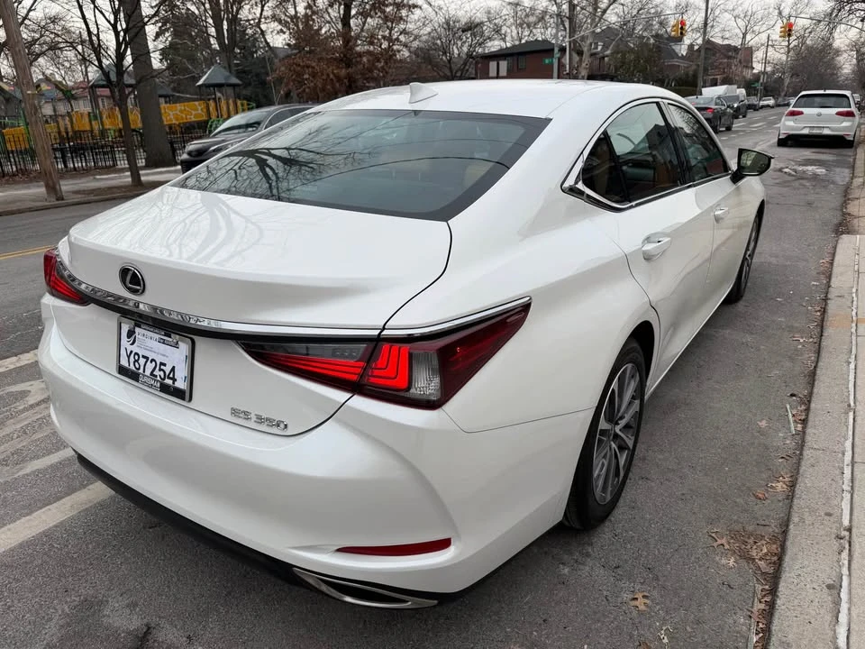 2022 Lexus ES 7th Gen - Image 3 of 17