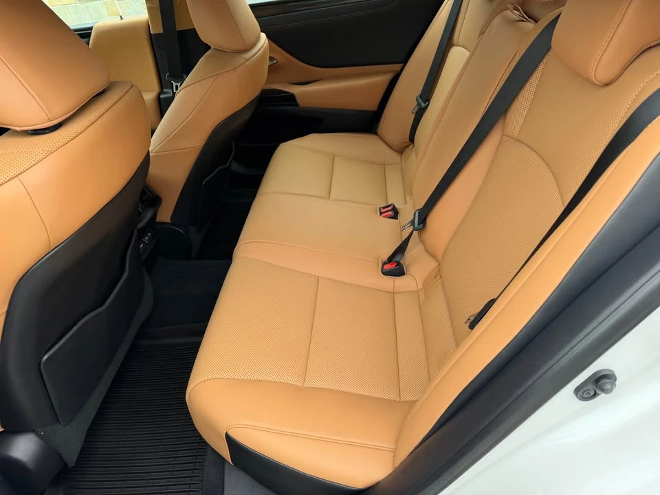 2022 Lexus ES 7th Gen - Image 10 of 17