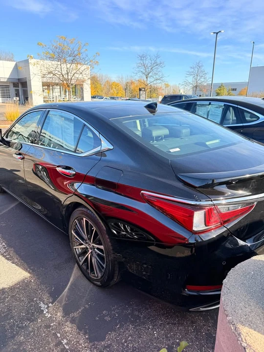 2022 Lexus ES 7th Gen - Image 3 of 11